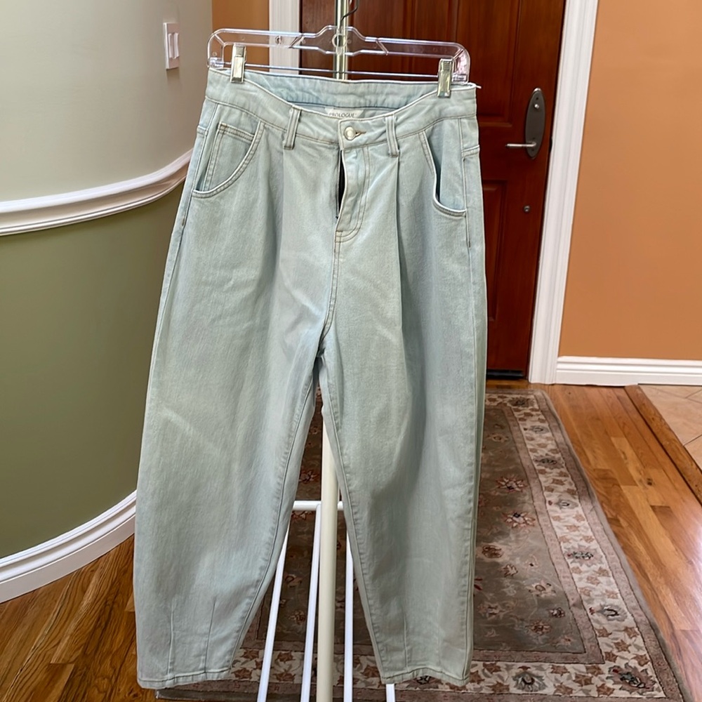 Prologue Light Blue High Waisted Baggy Jeans Tapered at Ankle  Size 6.